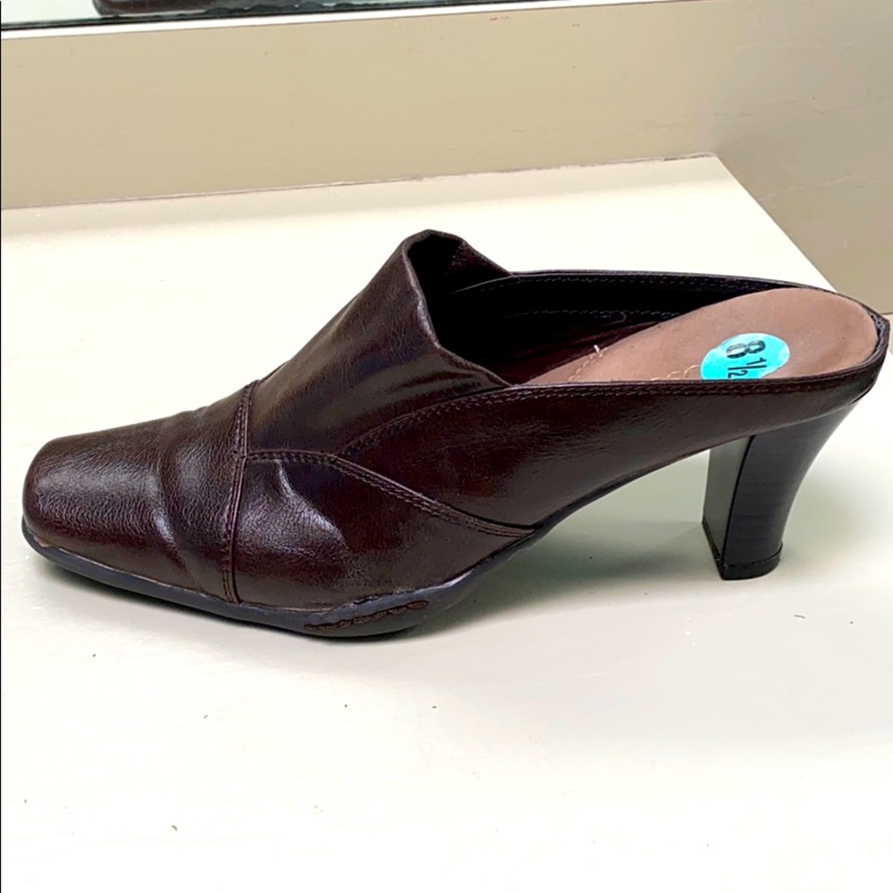Brown Mules